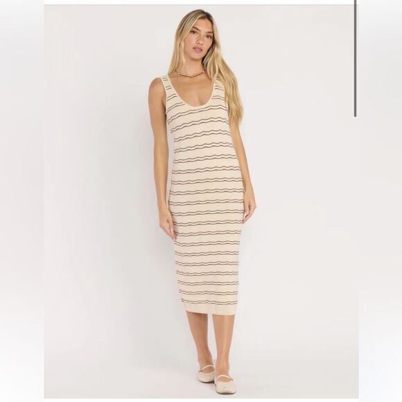 Wavy Striped Sleeveless Maxi Dress - Picture 5 of 8